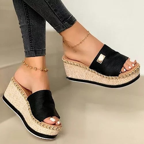 Eleganckie espadryle damskie na koturnie